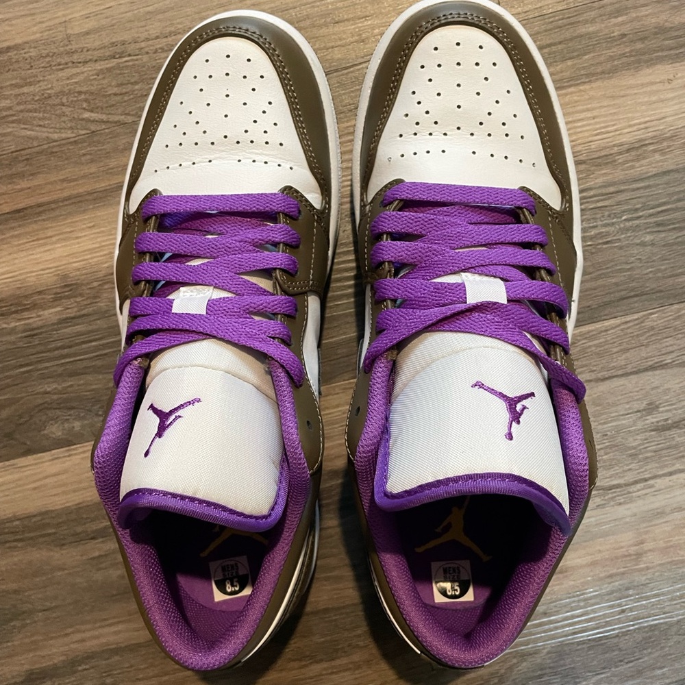 Jordan 1 low purple mocha men’s 8.5